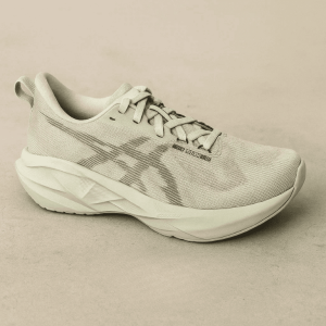 ASICS Novablast 5
